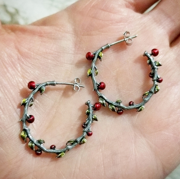 💎NEW💎 S925 WINTERBERRY SMALL HOOP EARRINGS - Picture 5 of 6